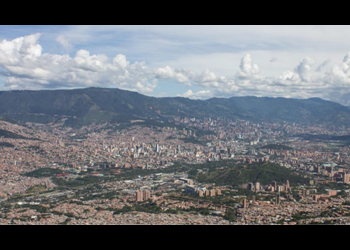 Plano de Ordenamiento Territorial (POT) de Medellín, Colômbia e sua Relação com a Cobertura Vegetal <br>Luciano José Silva Plano de Ordenamiento Territorial (POT) de Medellín, Colômbia e sua Relação com a Cobertura Vegetal Luciano José Silva